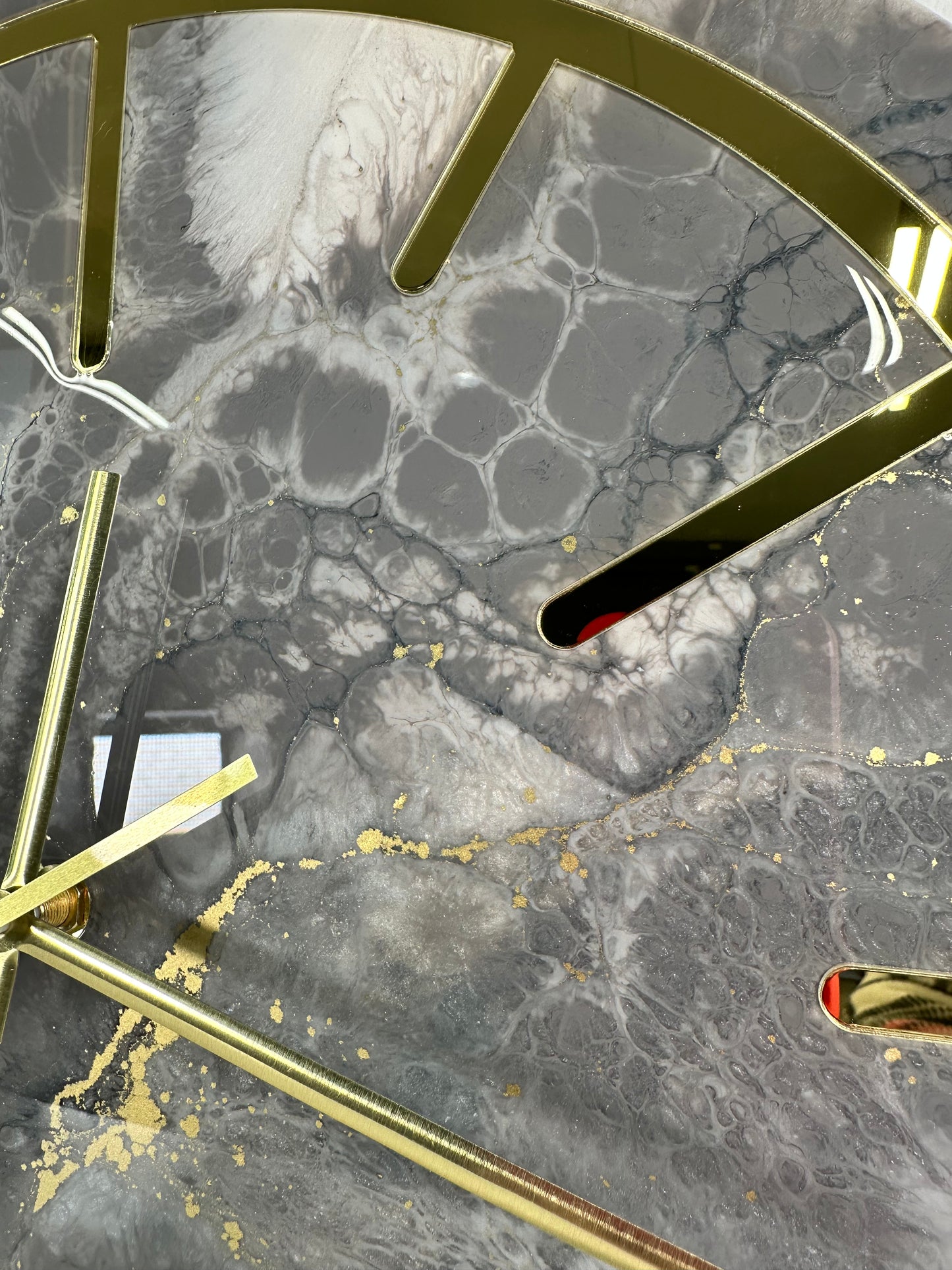 Horloge Murale en Résine Époxy l'effet marbre.